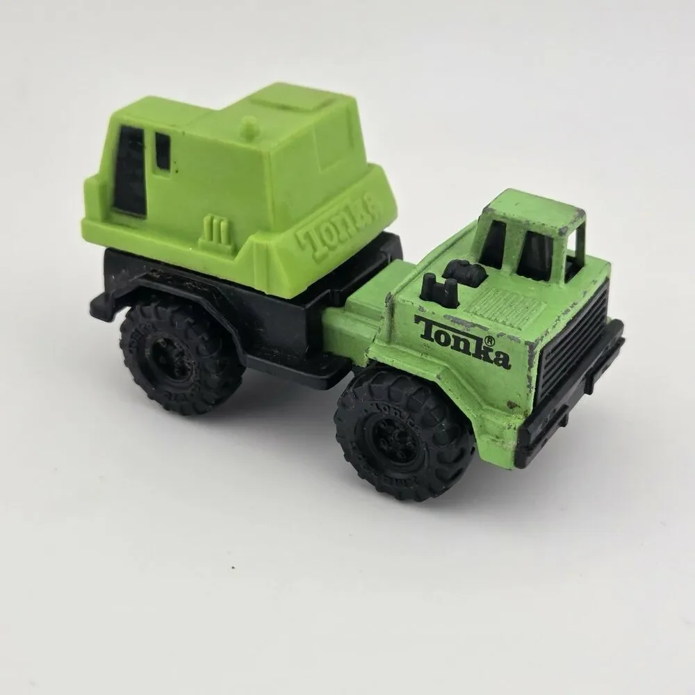 Vintage 1994 Tonka Corp. ~ Green/Black Truck Crane Diecast/Plastic No Boom.  02